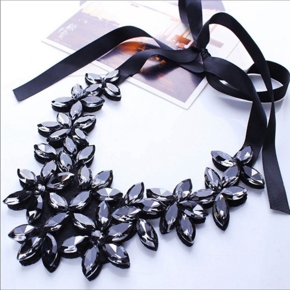 Jewelry - Noir Bib Statement Necklace